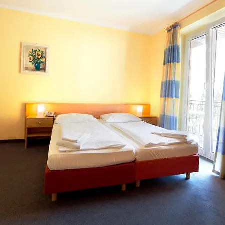 Euro Youth & Krone Hotell 3*