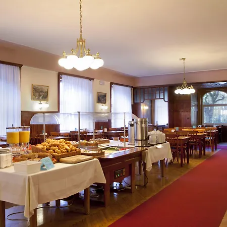 Euro Youth Hotel&krone Hotel