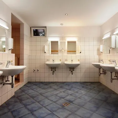 Hotell Euro Youth & Krone
