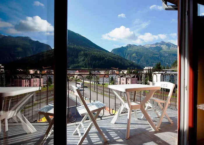 Euro Youth & Krone Hotel 3*